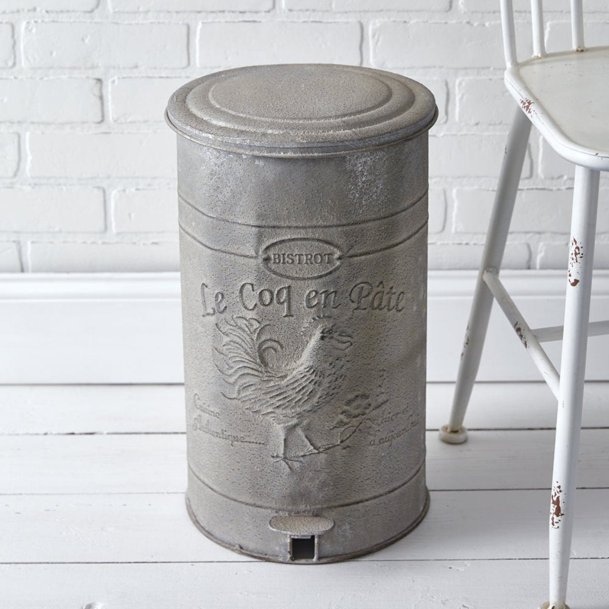 Farmhouse Rooster Trash Bin